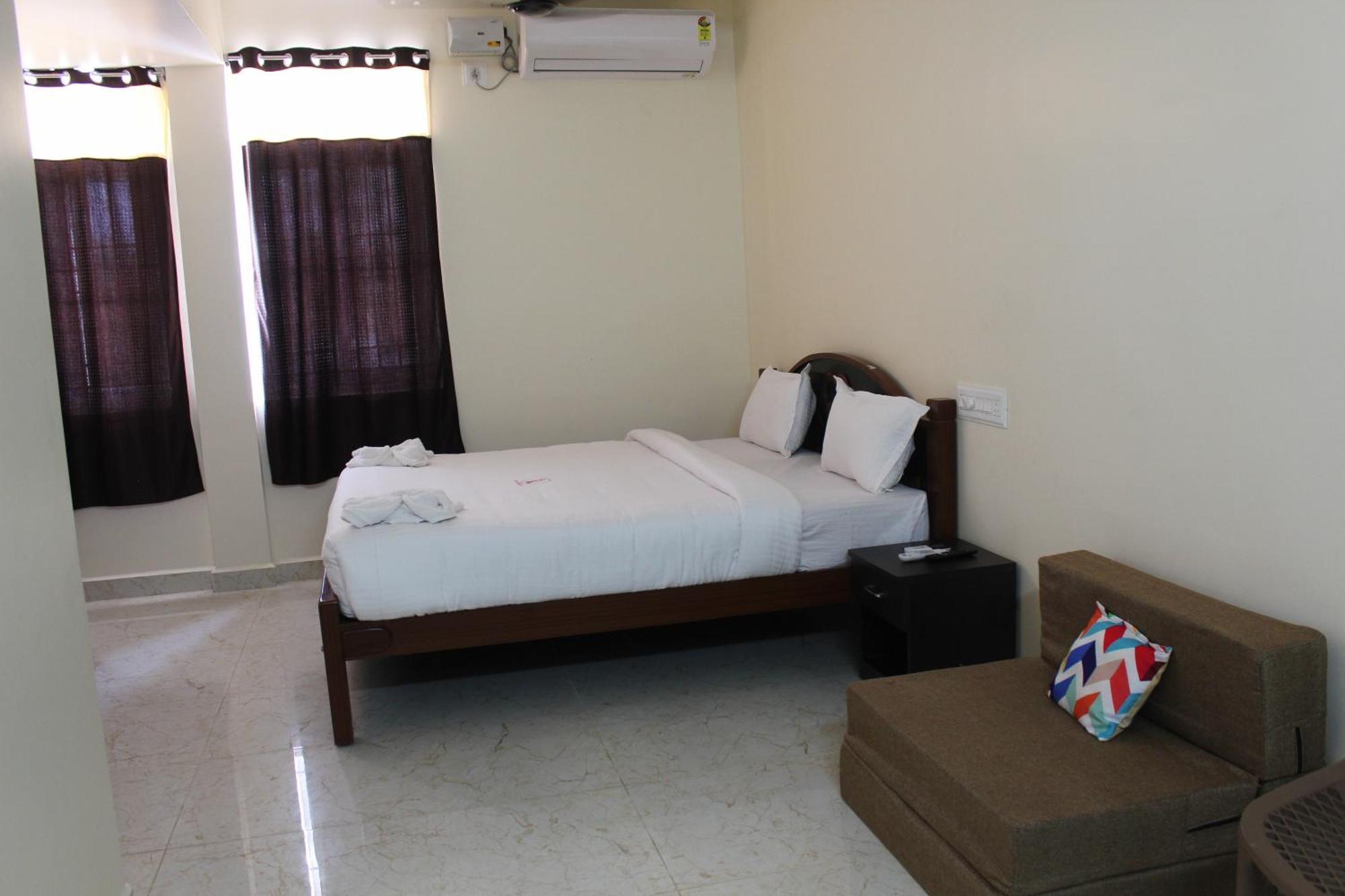 Kumaran Residency Hotel Dindigul Exterior foto